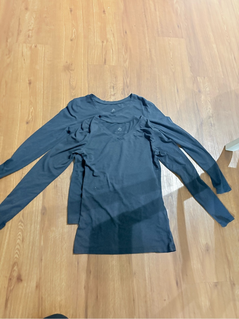 Women’s Black Long-Sleeve V-Neck Tee - Brand: